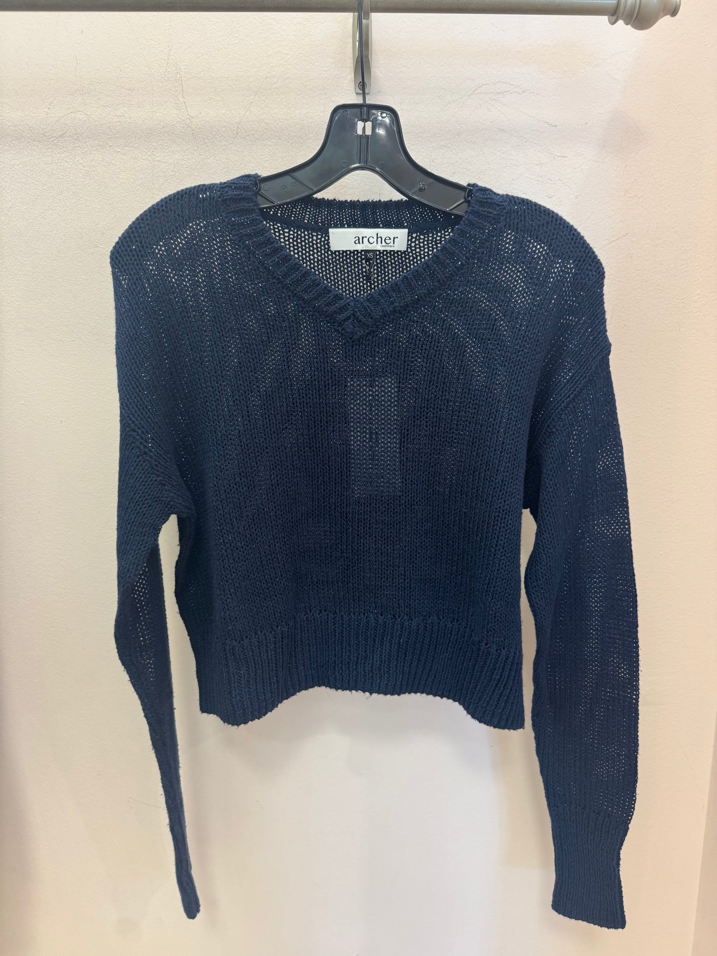 ARCHER | REESE EVERDAY V-NECK | NAVY