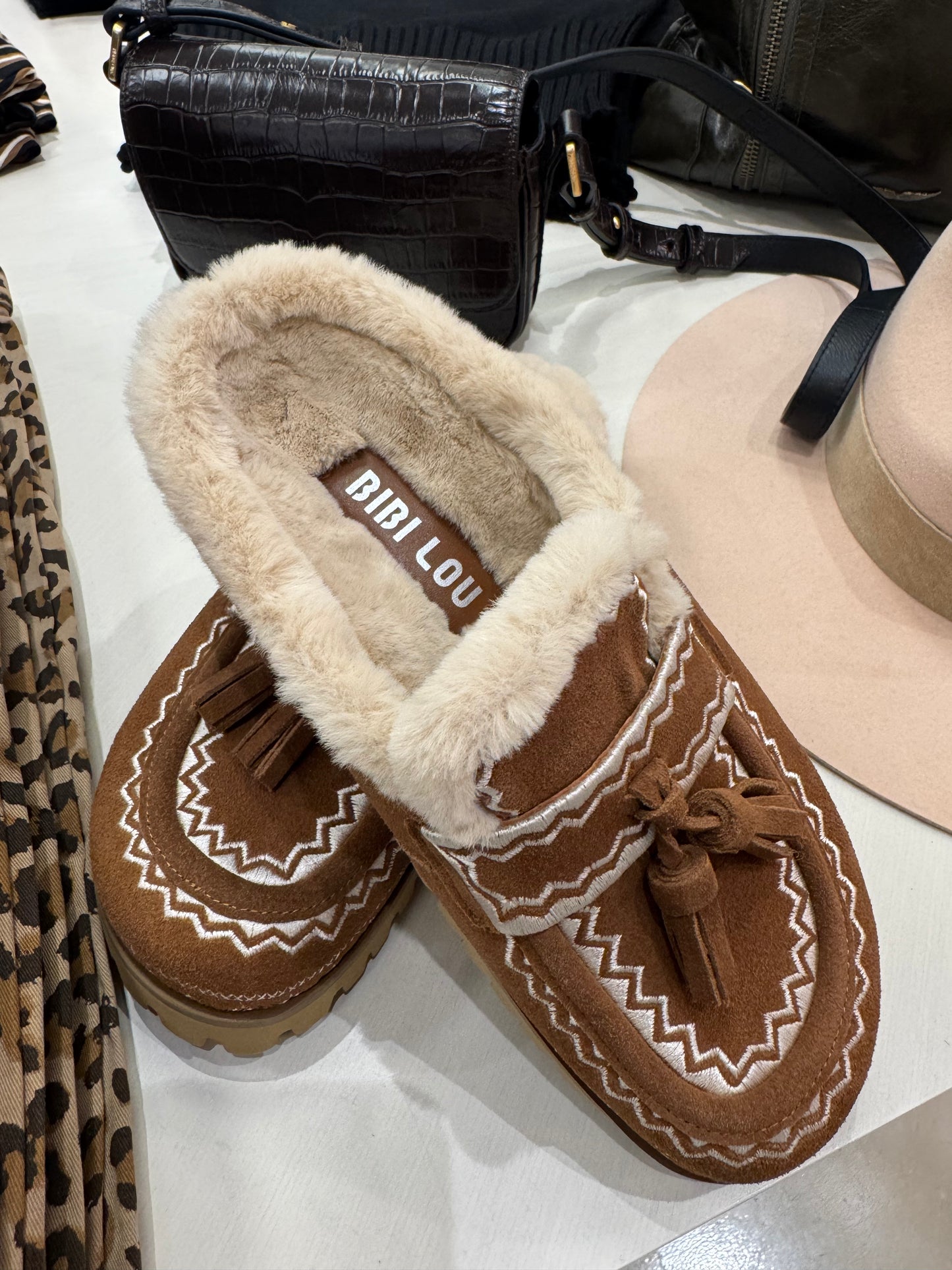BIBI LOU | SLIPPERS | CUERO