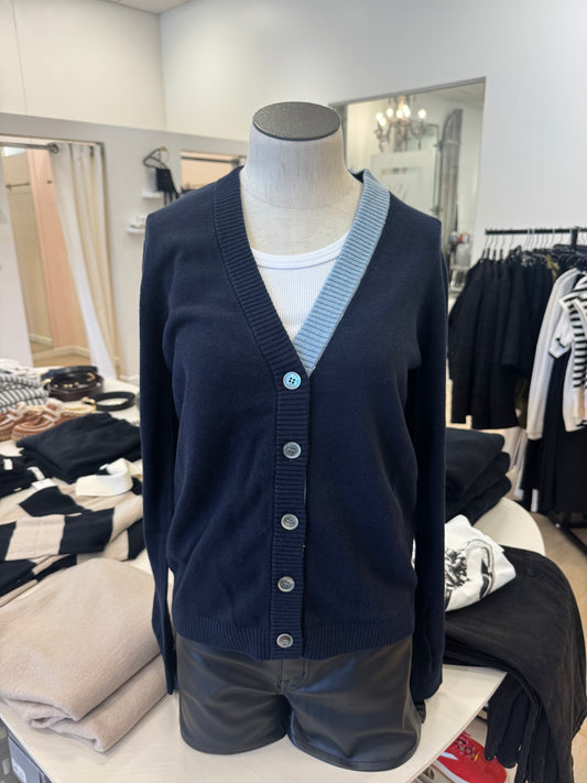 MINNIE ROSE | V NECK CARDI WITH CONTRAST PLACKET