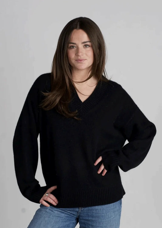 ARCHER | JAKE RYAN BOYFRIEND V-NECK | BLACK