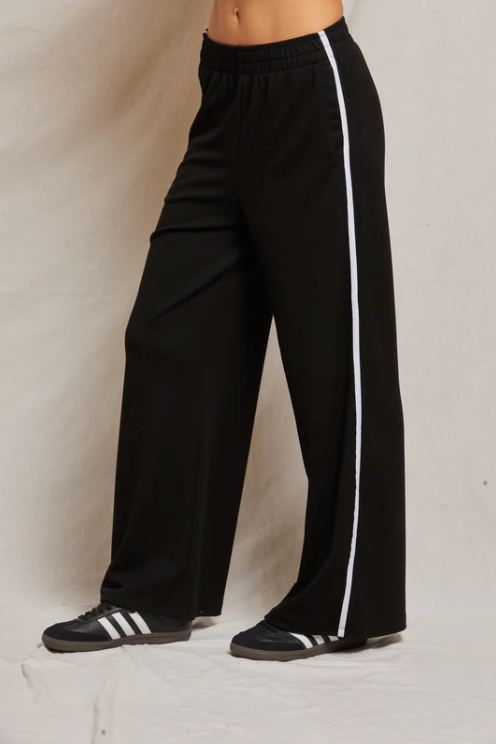 Perfect white tee - Nadia wide leg pants in Black