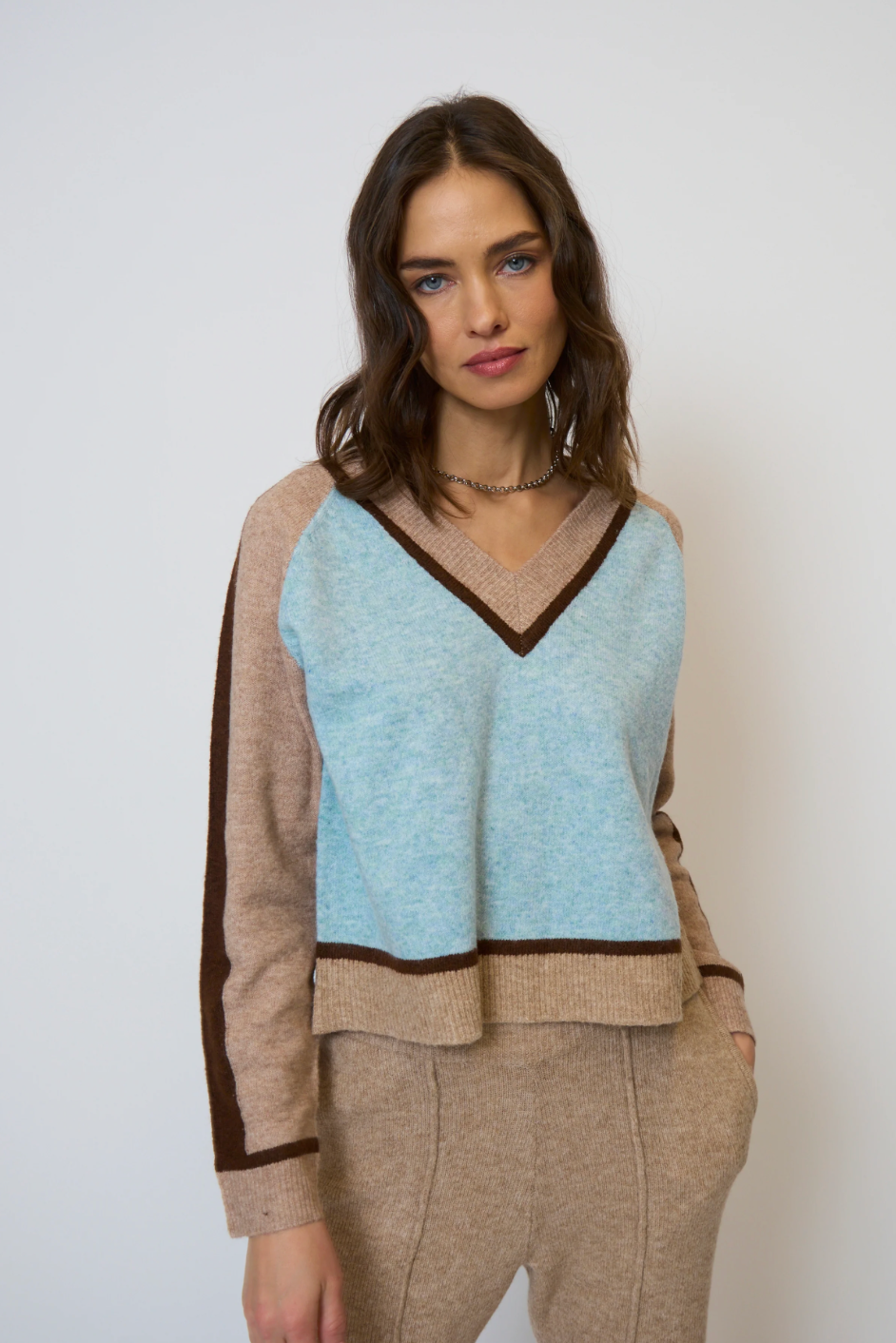 CENTRAL PARK WEST | ASH COLOR BLOCKED V NECK | BLUE MULTI