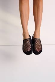 ROAM | THE MESH CLOG | BLACK