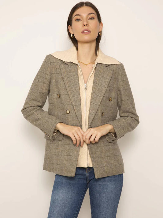 Central Park West/ Barrel Plaid Blazer With Cable Dickie/ Winter White