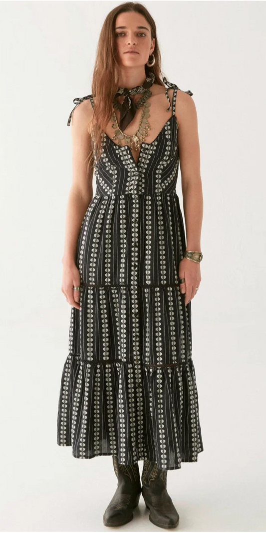 MAISON HOTEL | VENUS DRESS | ONYX
