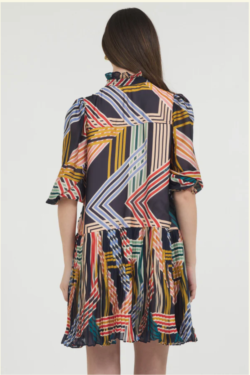 STELLAH | GEO PRINT MINI DRESS W/ PLEATED SKIRT